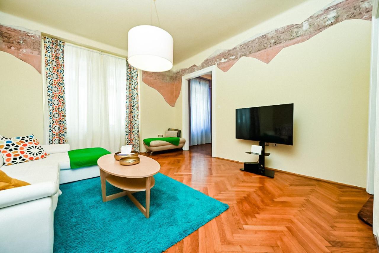 '2R' City Center Holidays And Workstays Рієка Екстер'єр фото